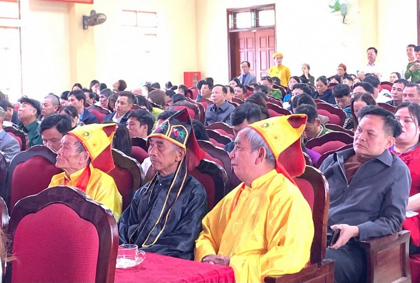 Chương trình có sự tham gia của đông đảo bà con nhân dân. Ảnh: Sông Hàn