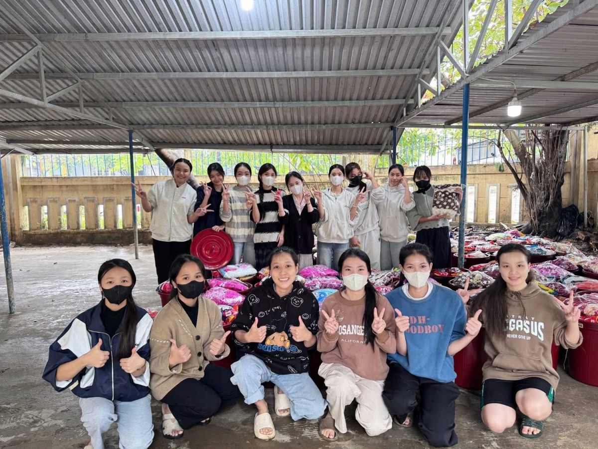 Mỗi sinh viên được rèn luyện tại ngôi trường này đều mang trong mình nhiều kiến thức chuyên môn, ngọn lửa chia sẻ, tình yêu thương...