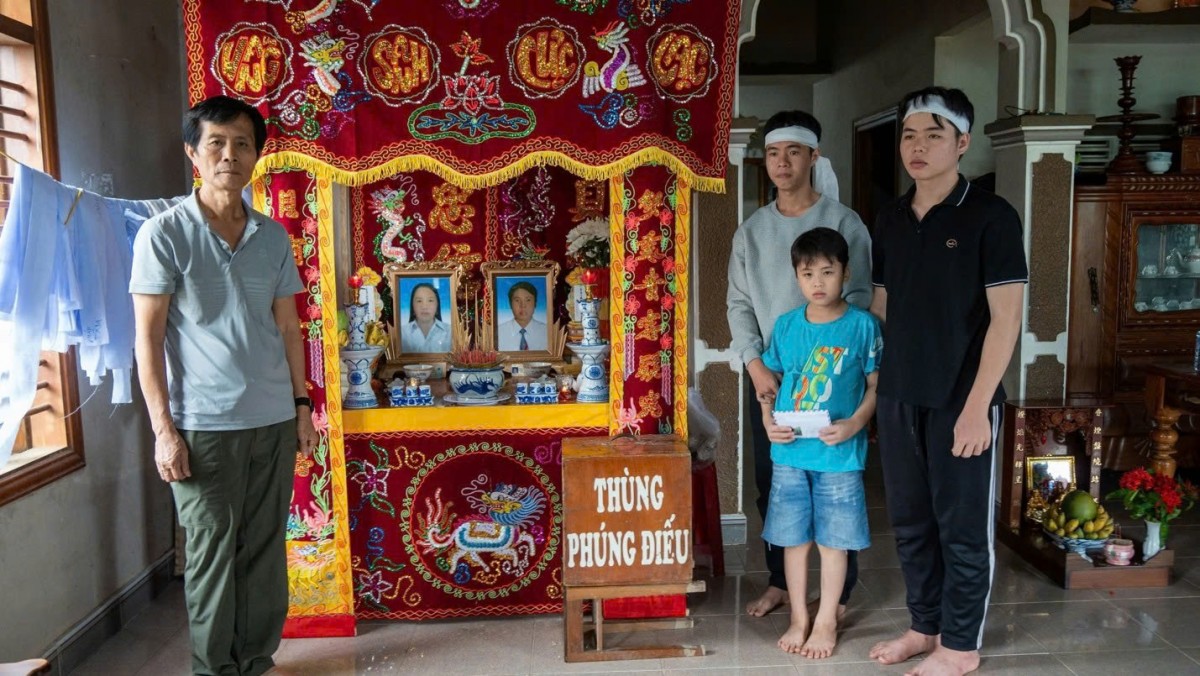 Quỹ Khởi Sự Từ Tâm sẽ tiếp tục tiếp nhận hồ sơ các trẻ mồ côi, những em có cha hoặc mẹ mất trong đợt lũ này, để đưa vào dự án Học bổng Tự Lực Vì Chính Tôi, nhằm hỗ trợ kịp thời và chia sẻ bớt gánh nặng với gia đình.