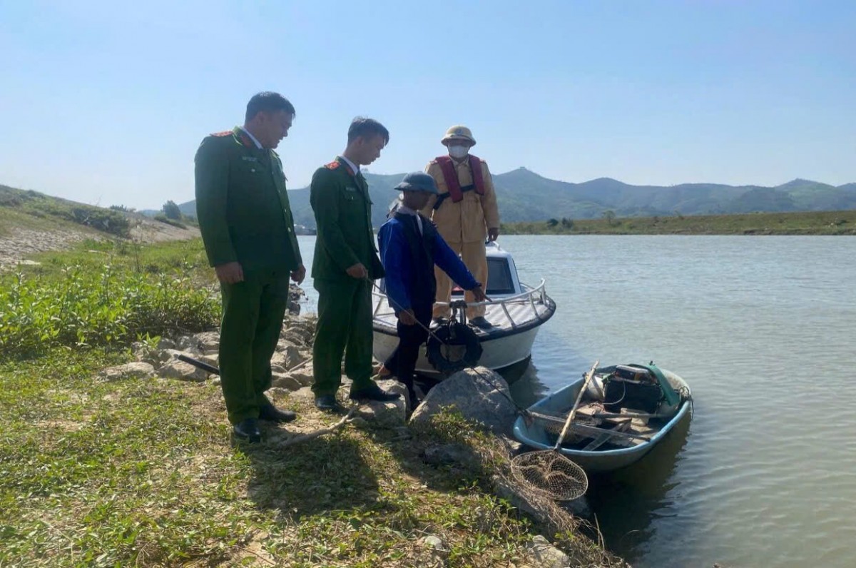 Bắc Ninh: Tăng cường xử lý hành vi dùng xung điện khai thác thủy sản