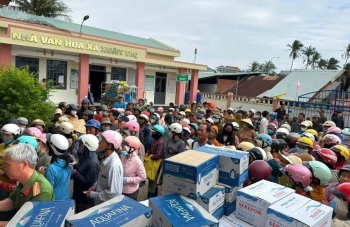 Đắk Lắk: Công an phường Tân An hỗ trợ hơn 1.000 suất quà cho người dân vùng lũ Xuân Thọ