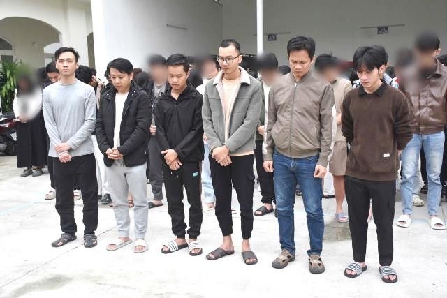 Các đối tượng tham gia đường dây.