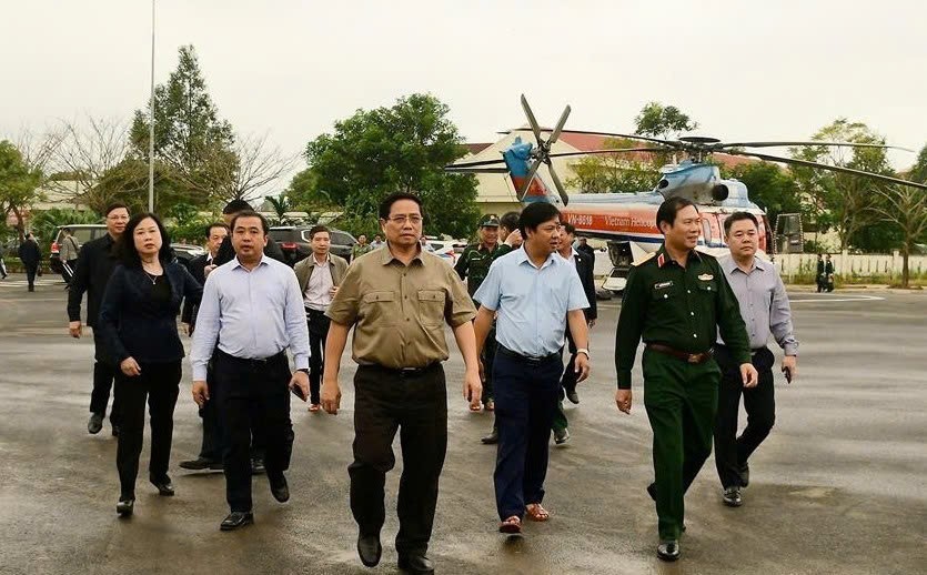 Thủ tướng Phạm Minh Chính chỉ đạo tái thiết, ổn định đời sống người dân vùng tâm lũ