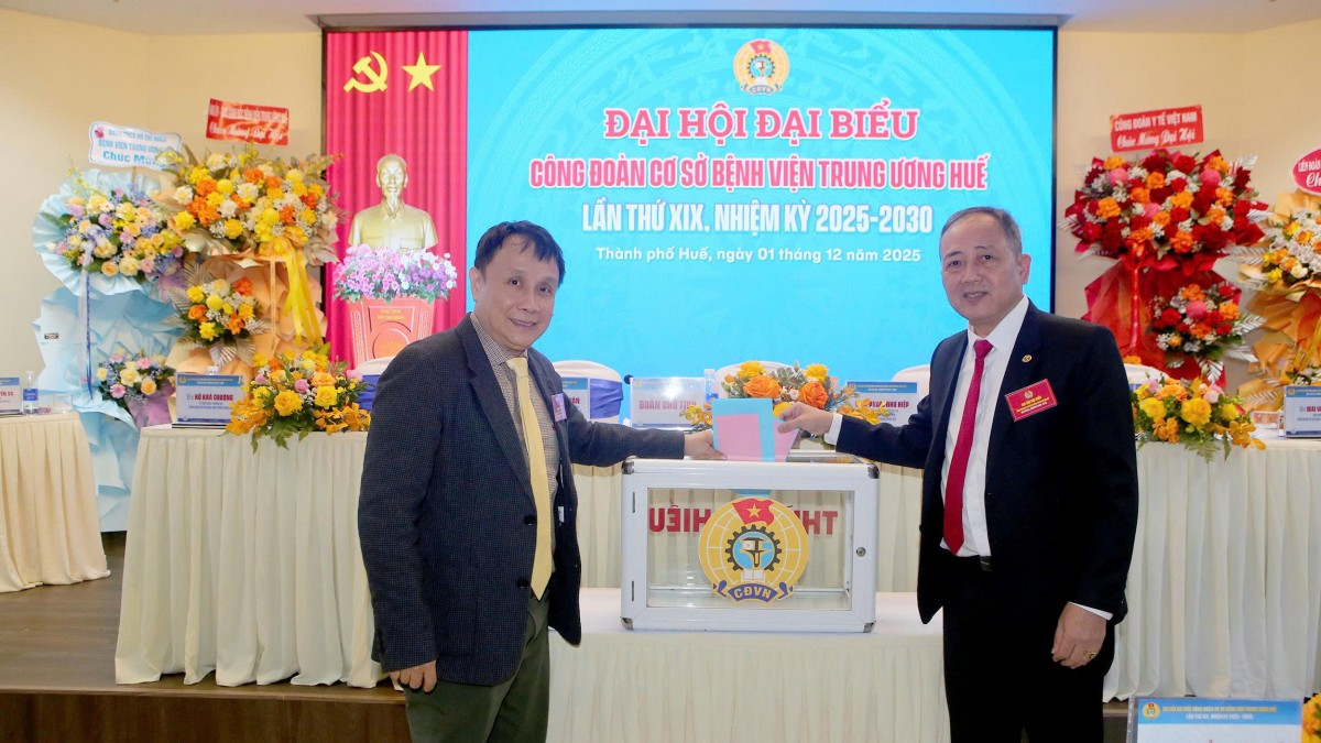 Thông qua bầu cử, Đại hội đã chính thức bầu ra Ban Chấp hành Công đoàn Bệnh viện Trung ương Huế khóa XIX, nhiệm kỳ 2025-2030
