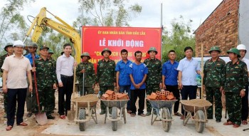 Khởi động “Chiến dịch Quang Trung” thần tốc xây dựng, sửa chữa nhà ở cho dân vùng lũ