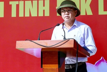 Bộ Tư lệnh Quân khu 5 ra quân xây dựng nhà cho bà con bị sập đổ sau mưa lũ tại Đắk Lắk