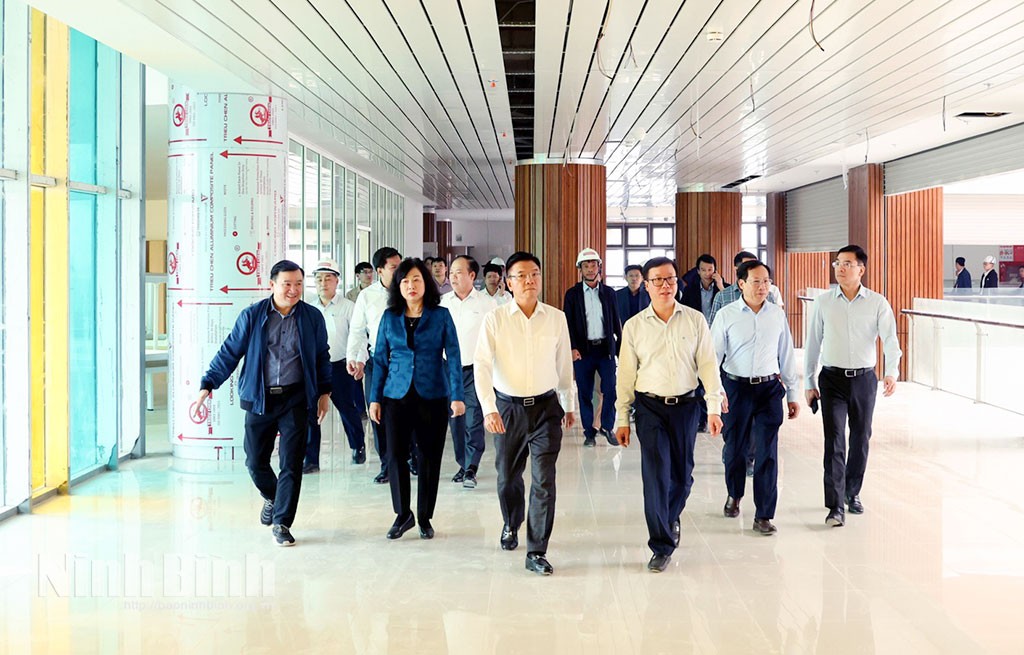 Phó Thủ tướng kiểm tra tiến độ hoàn thành các hạng mục tại 02 bệnh viện Bạch Mai và Việt Đức cơ sở 2