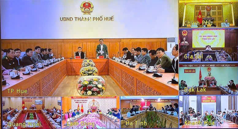 Thần tốc triển khai “Chiến dịch Quang Trung” xây, sửa nhà cho người dân vùng bão lũ