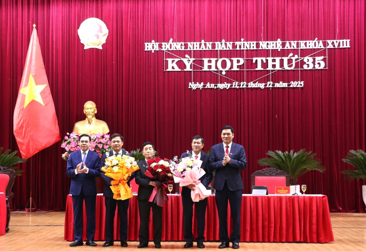 Giám đốc Sở GD&ĐT giữ chức Phó Chủ tịch UBND tỉnh Nghệ An