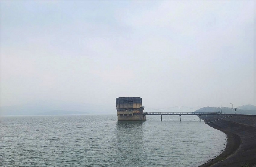 Một góc Hồ Kẻ gỗ -  hồ nước ngọt nhân tạo lớn nhất của tỉnh Hà Tĩnh. Ảnh: Sông Hàn