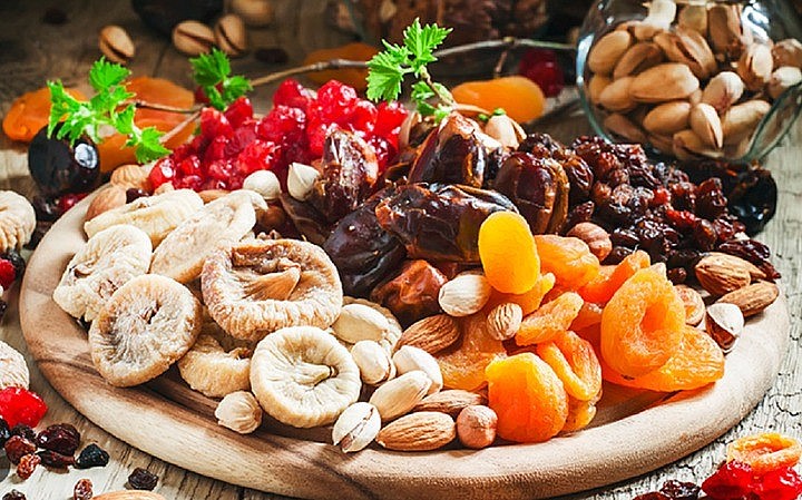 Trái cây tươi và trái cây khô khác nhau thế nào về giá trị dinh dưỡng?