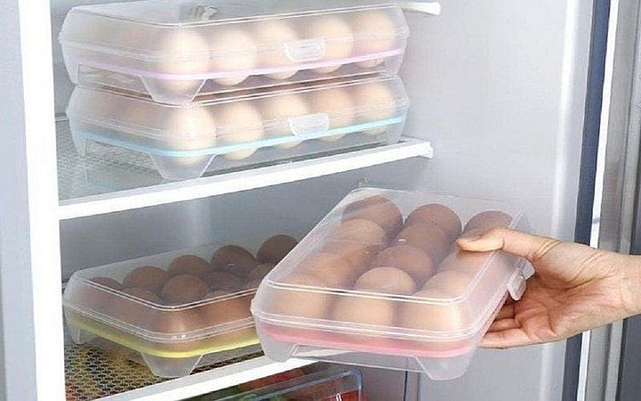 Trứng gà màu trắng và màu nâu loại nào tốt hơn?