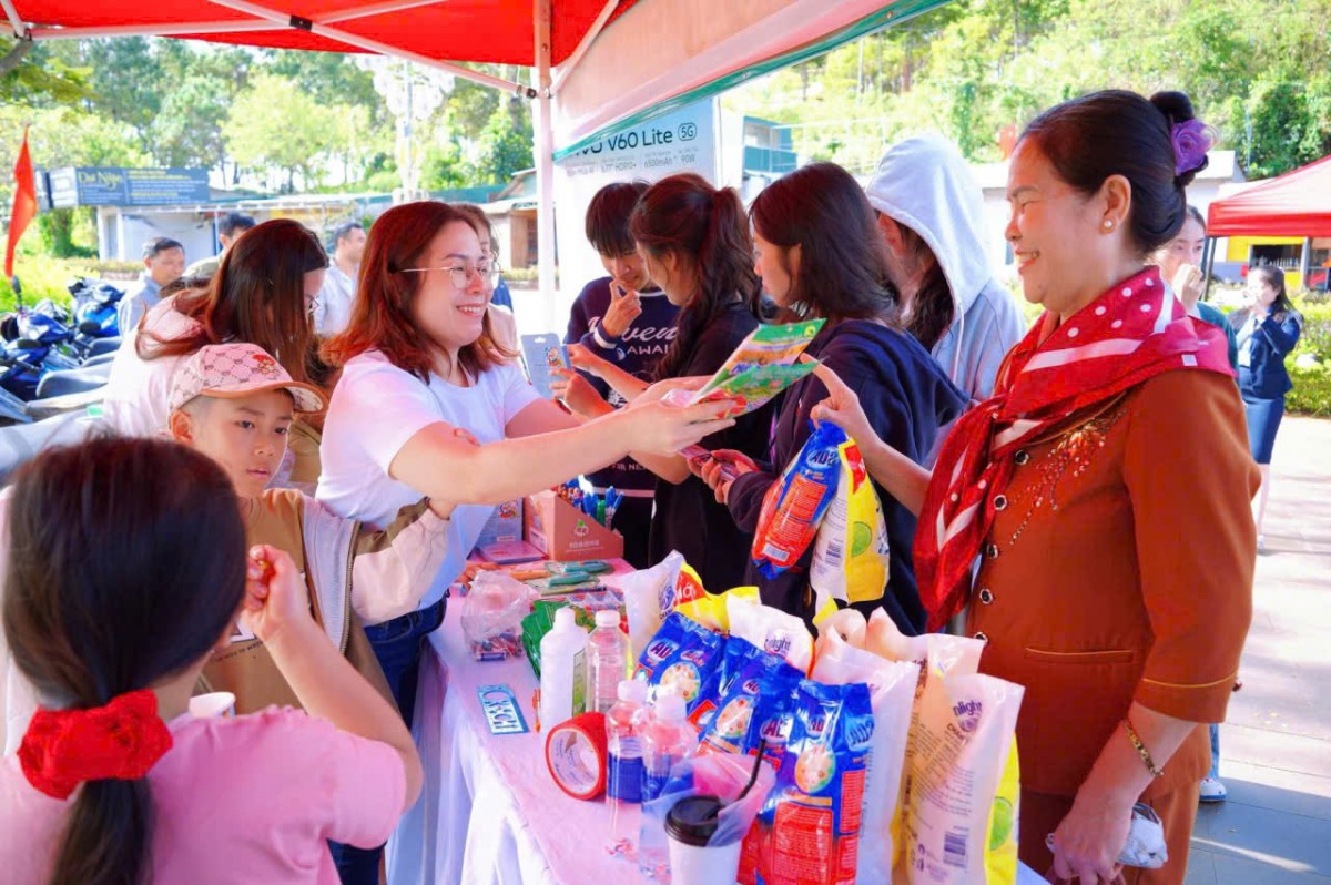 Lâm Đồng: Phường Nam Gia Nghĩa phát động thu gom bao gói thuốc BVTV và chất thải nguy hại