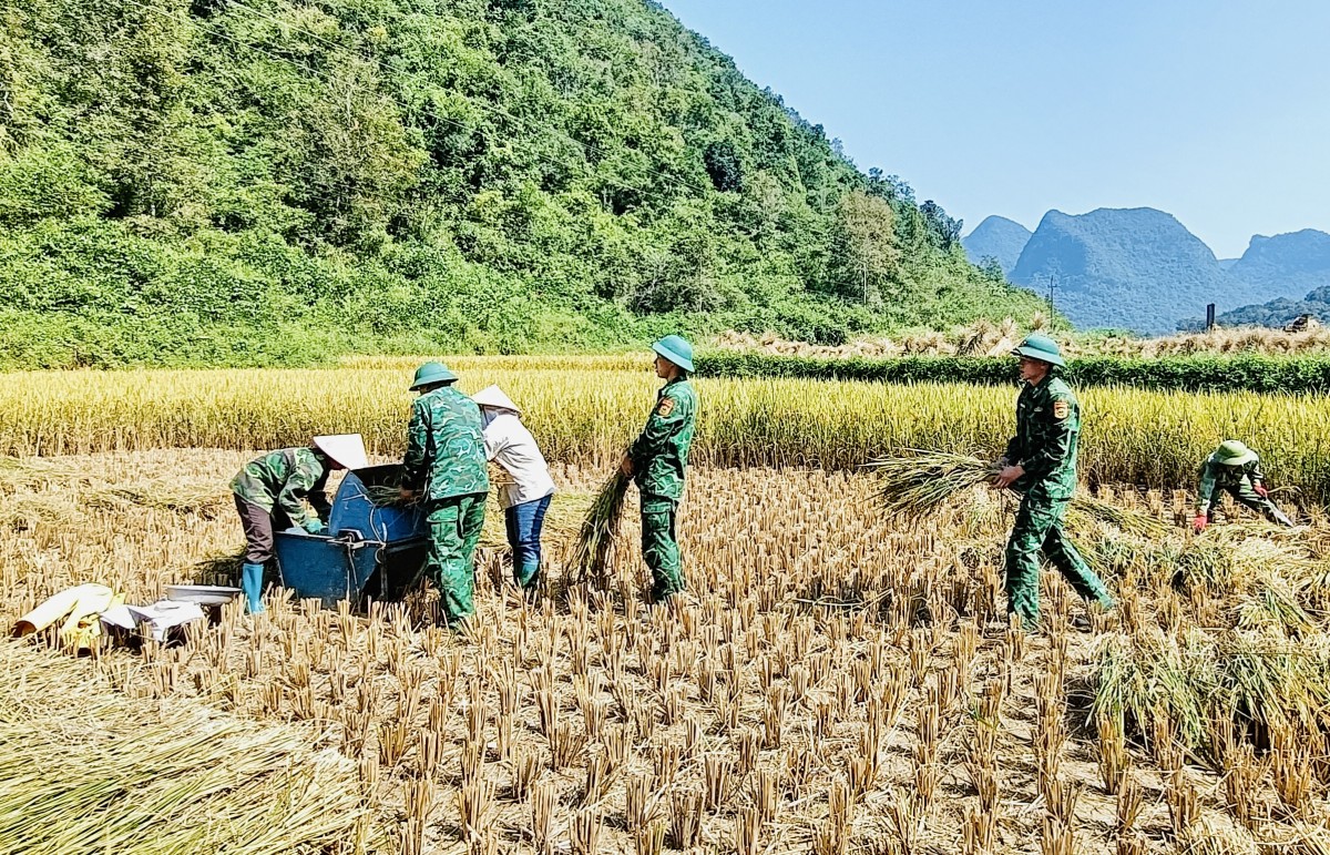 “Luỹ thép” lòng dân nơi tuyến đầu Tổ quốc - Kỳ 1: Xây dựng thế trận biên phòng toàn dân bằng tình yêu biên cương