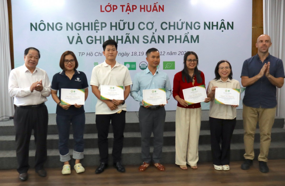 Chứng nhận đúng, ghi nhãn chuẩn: VOAA đồng hành cùng doanh nghiệp và HTX làm hữu cơ