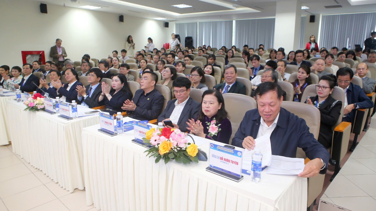 CLB Giám đốc các BV miền Trung 2025: Y tế hiện đại, nhân văn và phát triển bền vững