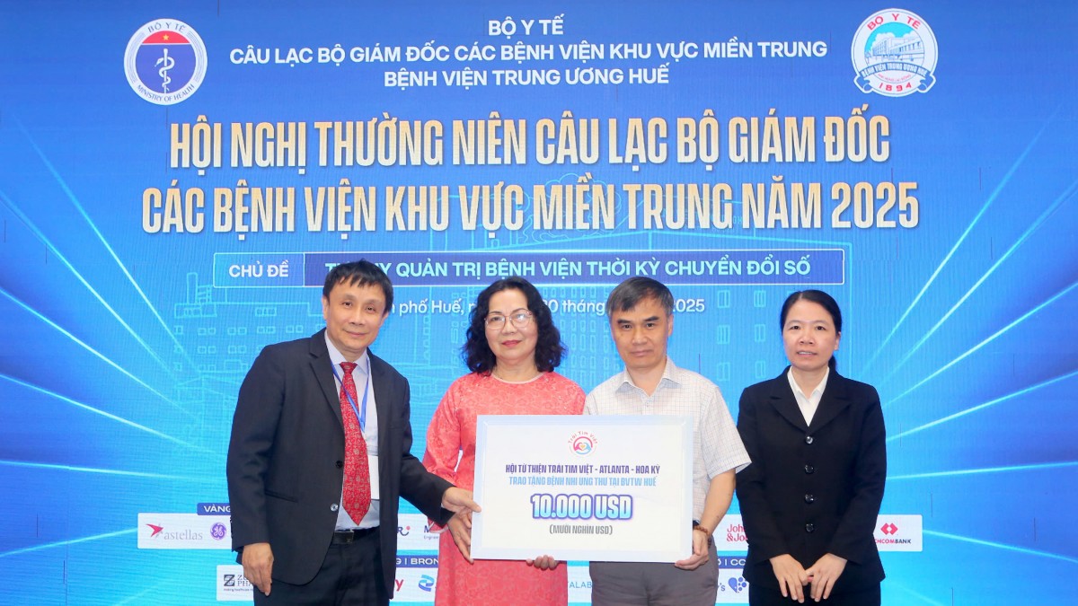 CLB Giám đốc các BV miền Trung 2025: Y tế hiện đại, nhân văn và phát triển bền vững ội nghị còn lan tỏa tinh thần nhân ái, trách nhiệm xã hội thông qua các chương trình hỗ trợ bệnh nhân có hoàn cảnh khó khăn.