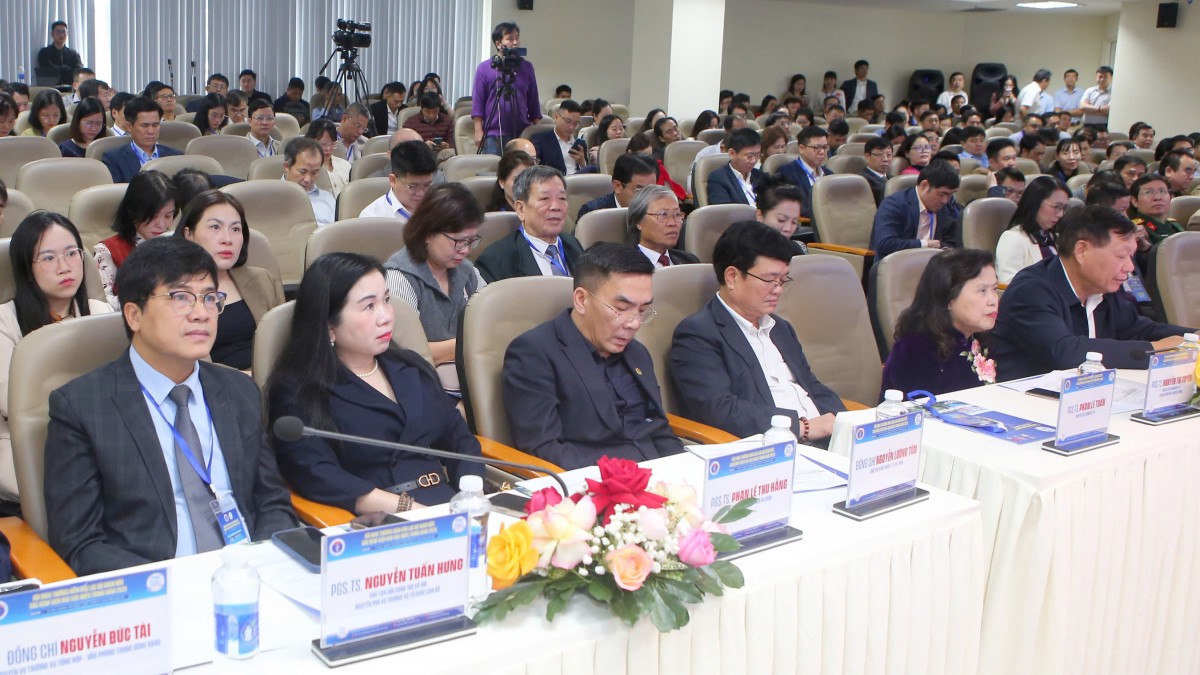 CLB Giám đốc các BV miền Trung 2025: Y tế hiện đại, nhân văn và phát triển bền vững