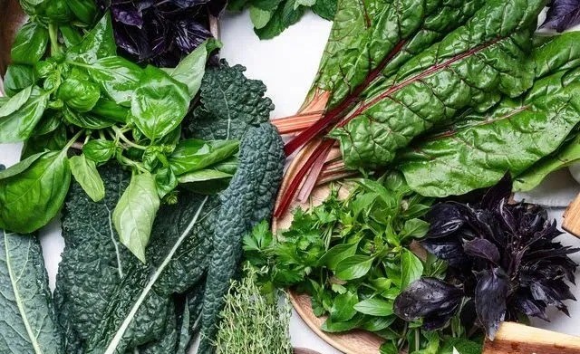 7 loại rau giàu magiê giúp bảo vệ sức khỏe tim mạch và chuyển hóa