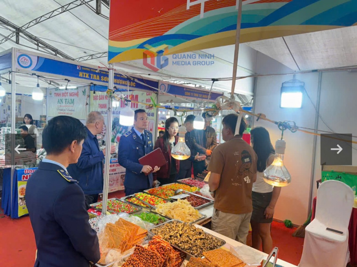 Ra quân ngăn chặn thực phẩm “bẩn” xâm nhập thị trường Quảng Ninh dịp cuối năm