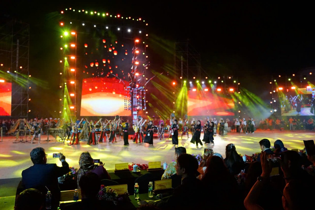 Rực rỡ sắc màu “Đêm hội Hòa âm cồng chiêng Đông Nam Á 2025”