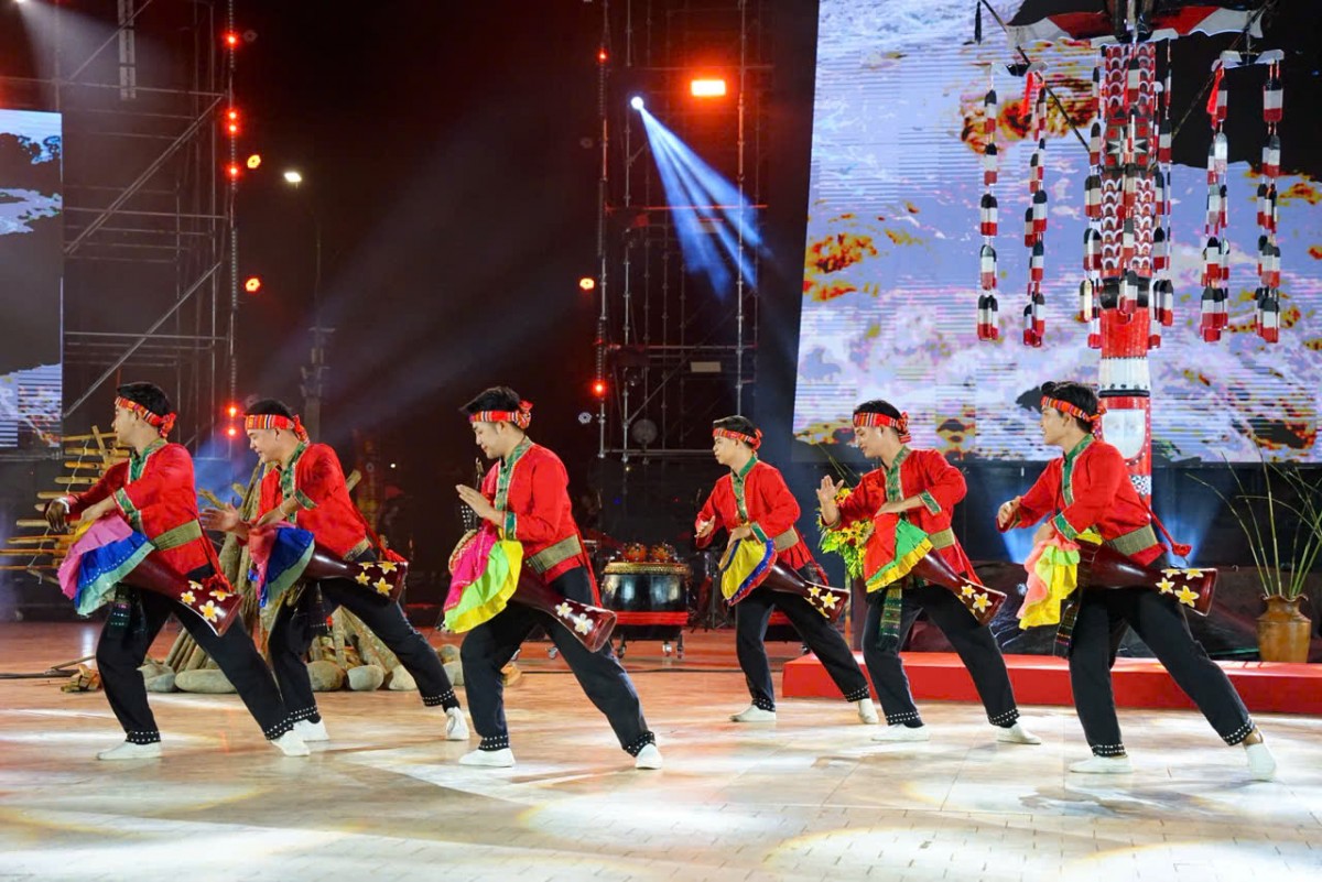 Rực rỡ sắc màu “Đêm hội Hòa âm cồng chiêng Đông Nam Á 2025”