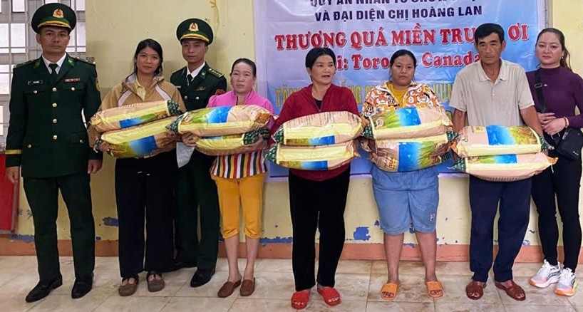 Đắk Lắk: Tặng 2,5 tấn lúa giống cho bà con vùng lũ Sông Cầu