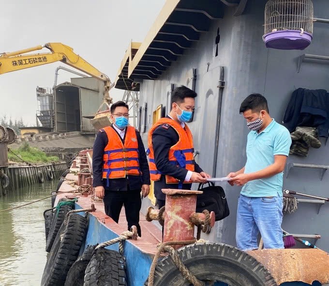 Cảng vụ ĐTNĐ khu vực I không ngừng nâng cao công tác quản lý cảng, bến thủy nội địa