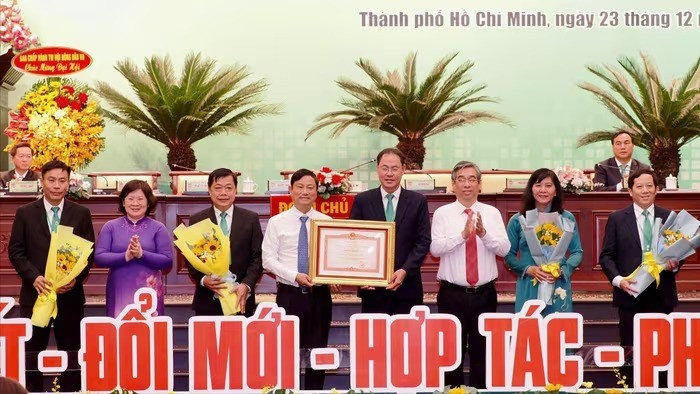 Phát triển nông nghiệp theo hướng sinh thái, hữu cơ, ứng dụng công nghệ cao