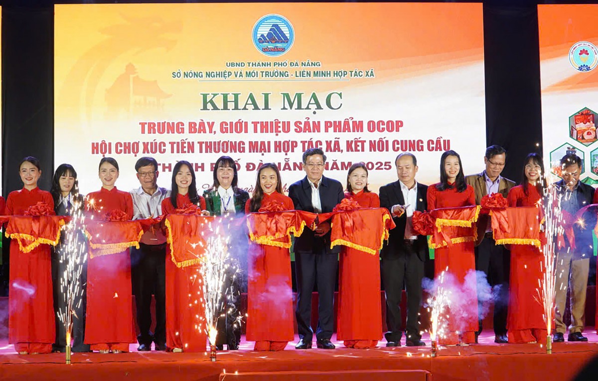 Khai mạc triển lãm trưng bày, giới thiệu hơn 400 sản phẩm OCOP Đà Nẵng năm 2025
