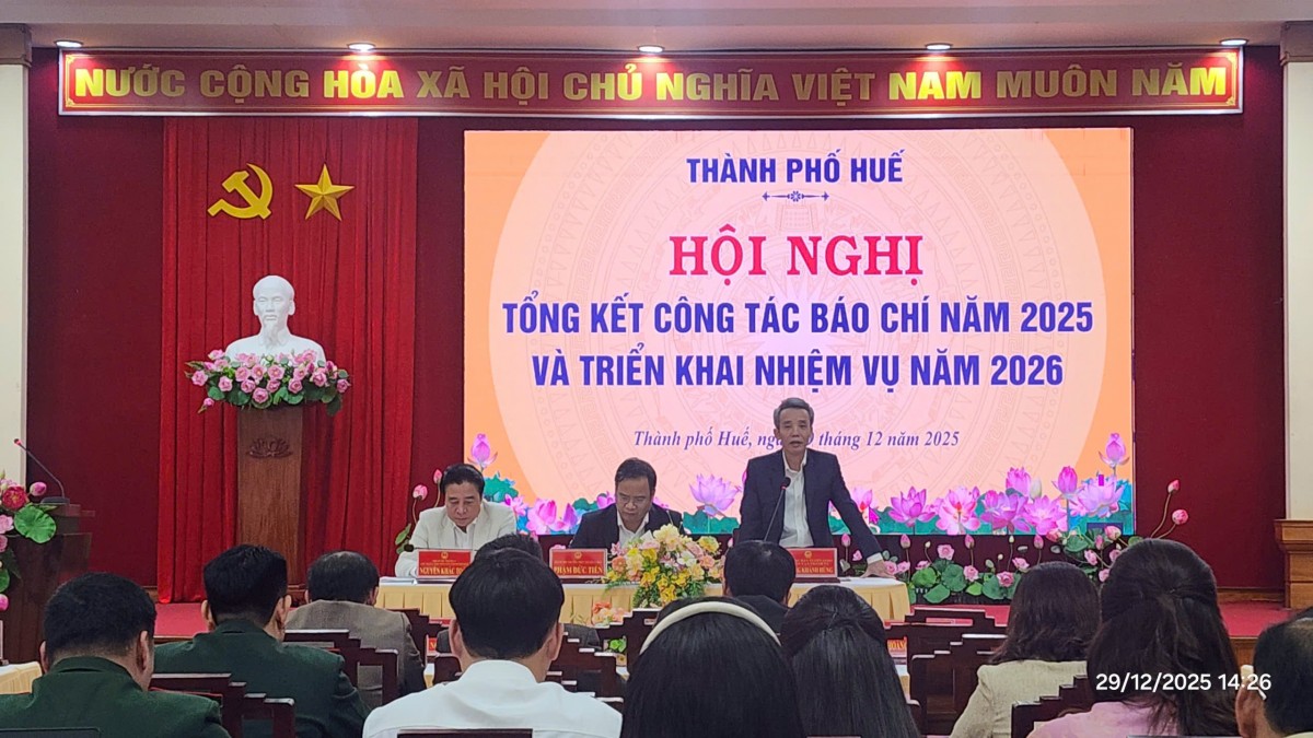 Ban Tuyên giáo và Dân vận Thành ủy Huế đã phối hợp cùng UBND thành phố Huế tổ chức Hội nghị tổng kết công tác báo chí năm 2025 và Lễ trao Giải Báo chí về xây dựng Đảng (Giải Búa liềm vàng) thành phố Huế lần thứ IV