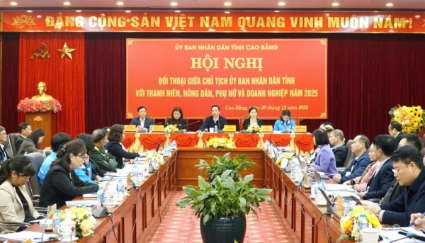 Chủ tịch UBND tỉnh Cao Bằng đối thoại với thanh niên, nông dân, phụ nữ và doanh nghiệp