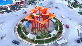 Tháp Hoa Đăng - Cụm biểu tượng văn hóa gây tranh cãi ở Hà Tĩnh