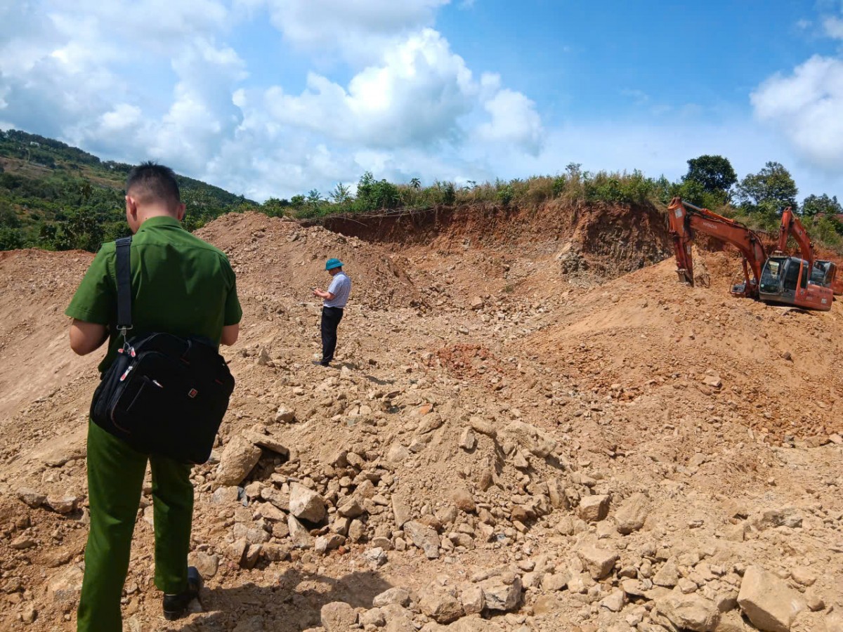 Lâm Đồng:  Xã Đắk Mil phát hiện vụ san lấp, đảo đất quy mô lớn khi chưa được cấp phép