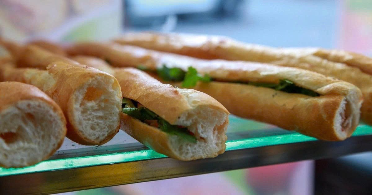 Phạt 92 triệu đồng, đình chỉ 4 tháng cơ sở bánh mì gây ngộ độc thực phẩm