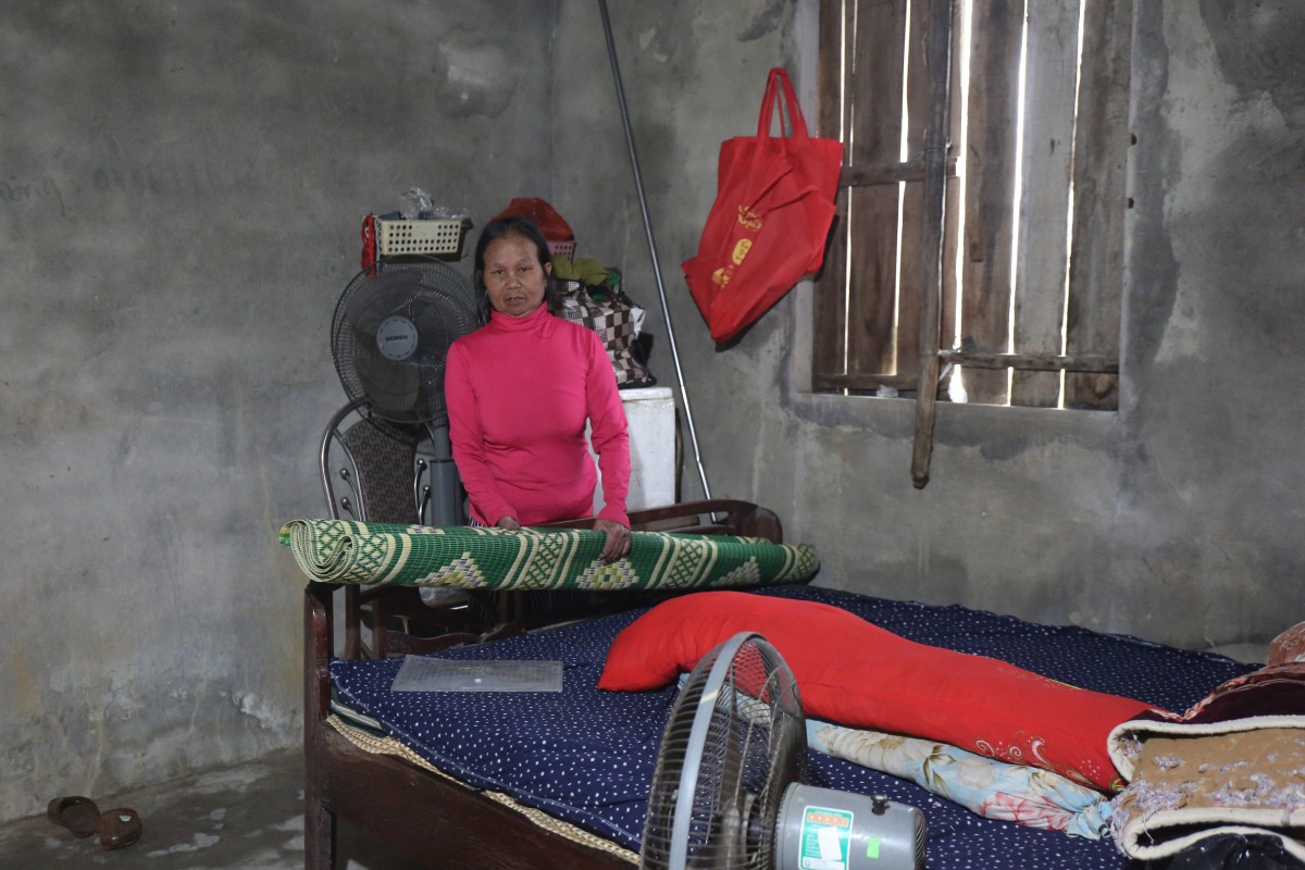 Xót xa cảnh hai mẹ con bệnh tật trong căn nhà rách nát ở xã biên giới