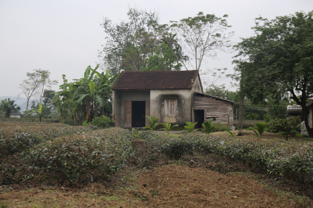 Xót xa cảnh hai mẹ con bệnh tật trong căn nhà rách nát ở xã biên giới