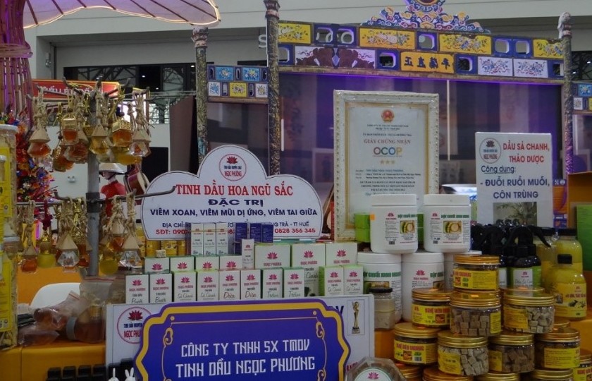 Tinh dầu Ngọc Phương - Hương liệu thiên nhiên, giá trị đặc sản vùng miền