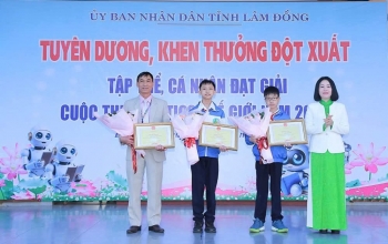 Lâm Đồng tặng Bằng khen học sinh đoạt giải huy chương vàng Robotics thế giới