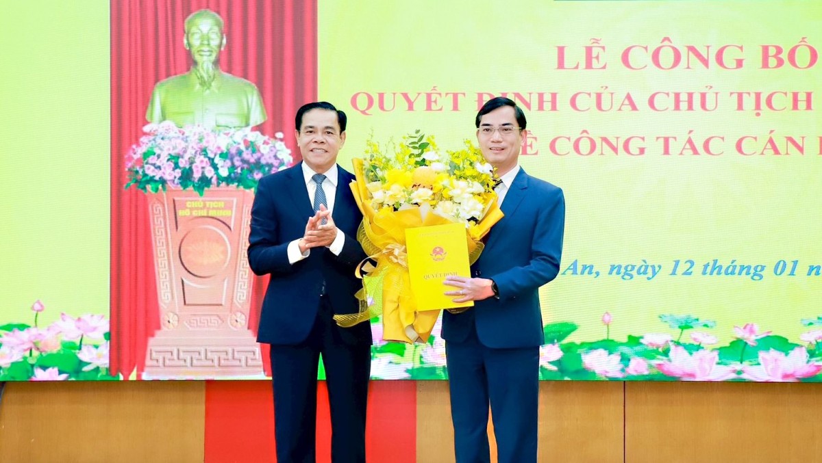 Ông Nguyễn Văn Khoa giữ chức Giám đốc Sở Giáo dục và Đào tạo Nghệ An