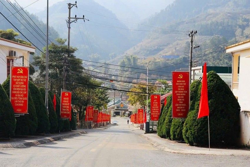 Lào Cai: Rực rỡ cờ, hoa đón chào Đại hội XIV của Đảng