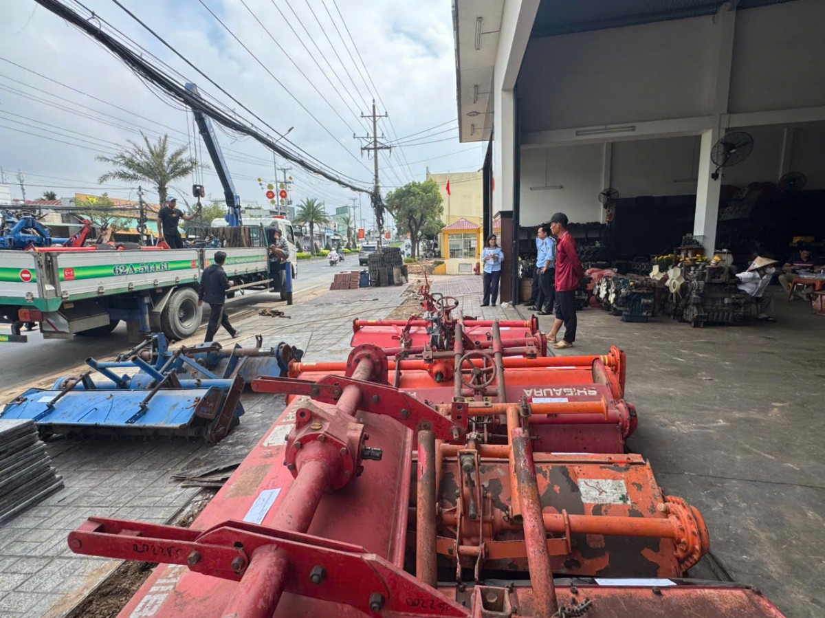 Xử phạt 70 triệu đồng một cơ sở kinh doanh máy nông nghiệp nhập lậu tại An Giang