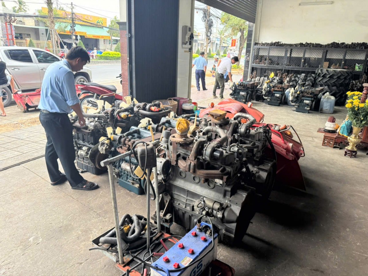 Xử phạt 70 triệu đồng một cơ sở kinh doanh máy nông nghiệp nhập lậu tại An Giang