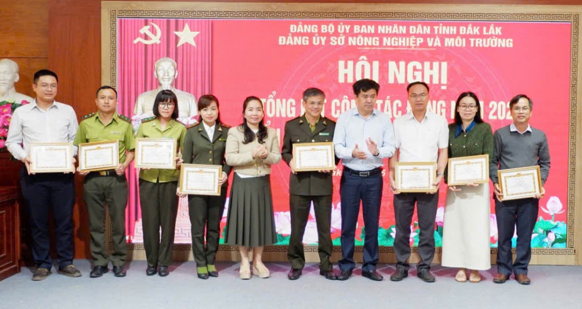 Tăng cường xây dựng Đảng, tạo động lực cho ngành Nông nghiệp và Môi trường phát triển