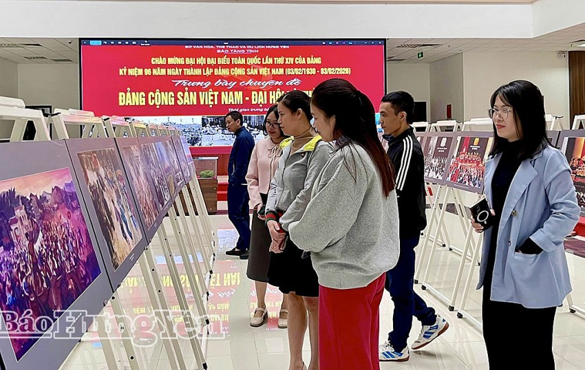 Hưng Yên: Trưng bày tư liệu quý về lịch sử vẻ vang của Đảng qua các kỳ Đại hội