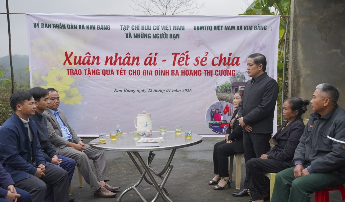 Một mùa xuân thắp lên từ những tấm lòng