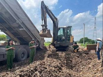 Hưng Yên: Khởi tố hai vụ chôn lấp chất thải xây dựng trái phép trên đất nông nghiệp