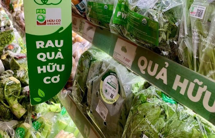 Khát vọng bền bỉ “xây dựng thương hiệu cho nông dân” bằng "con đường" nông nghiệp hữu cơ