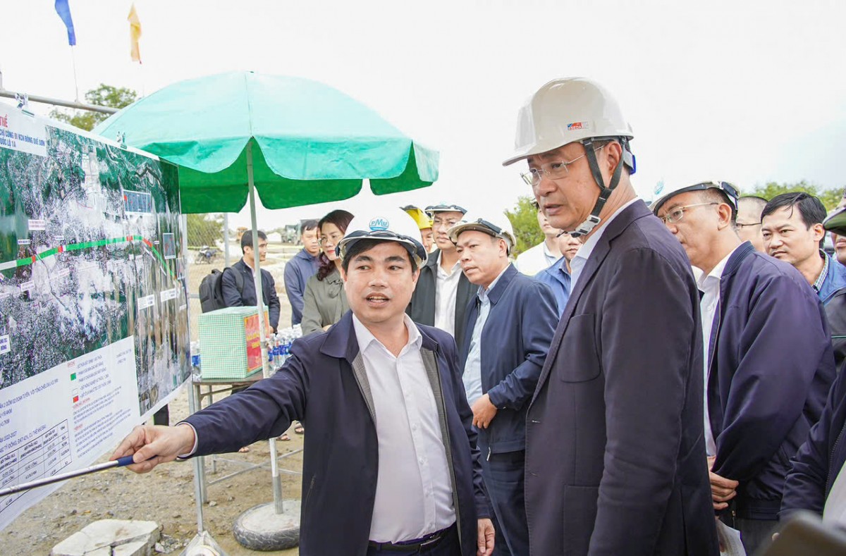 Bí thư Thành ủy Đà Nẵng kiểm tra loạt dự án trọng điểm, yêu cầu quyết liệt đẩy nhanh tiến độ