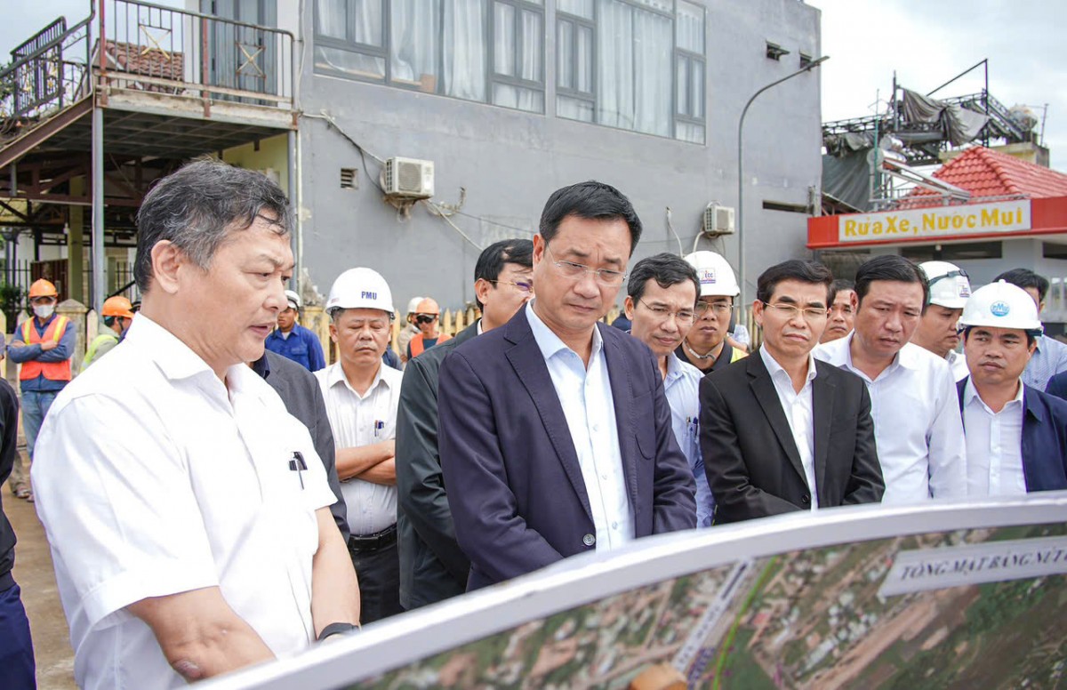 Bí thư Thành ủy Đà Nẵng kiểm tra loạt dự án trọng điểm, yêu cầu quyết liệt đẩy nhanh tiến độ